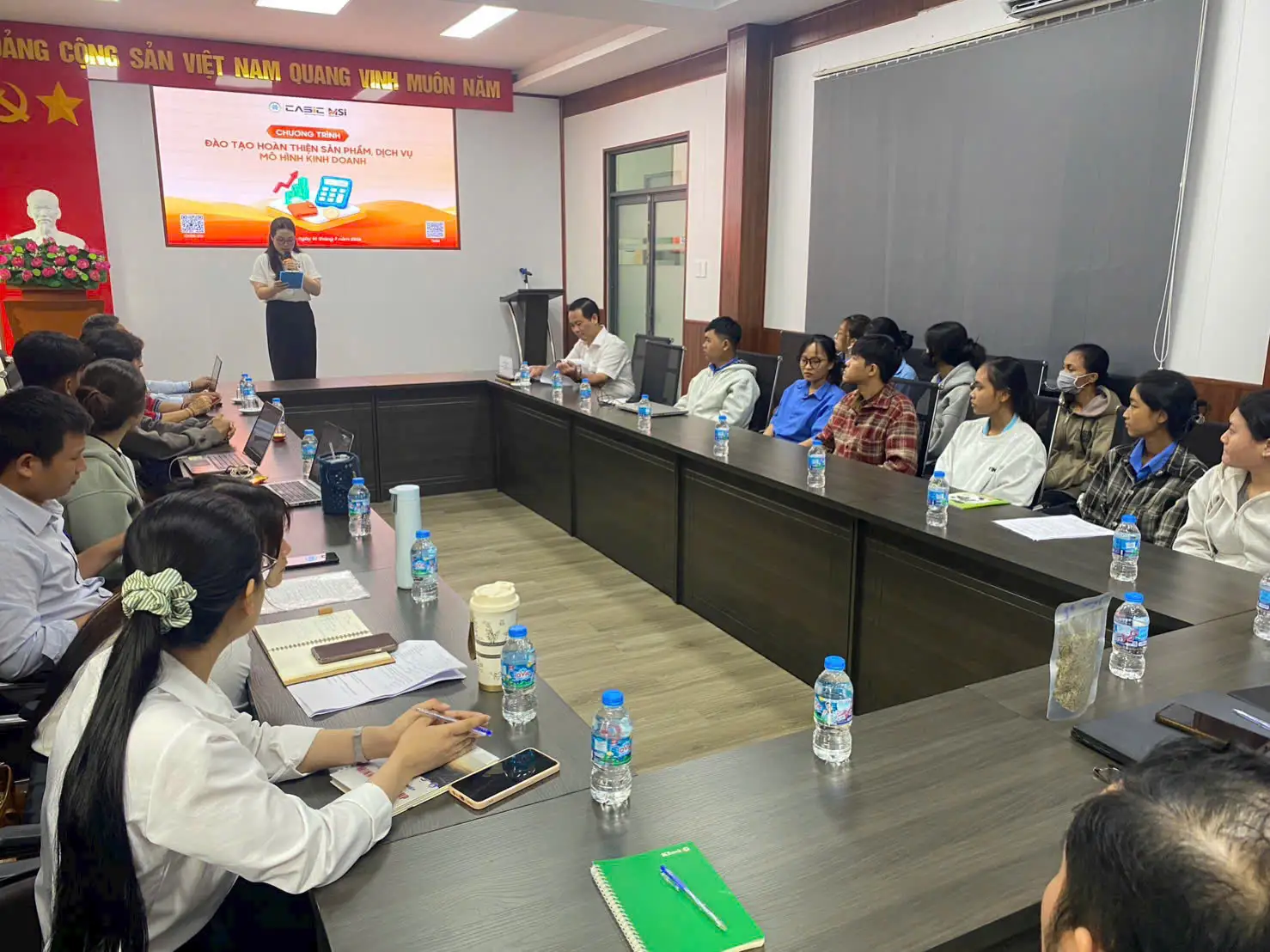 Toàn cảnh lớp đào tạo hoàn thiện sản phẩm và mô hình kinh doanh cho startup Mek