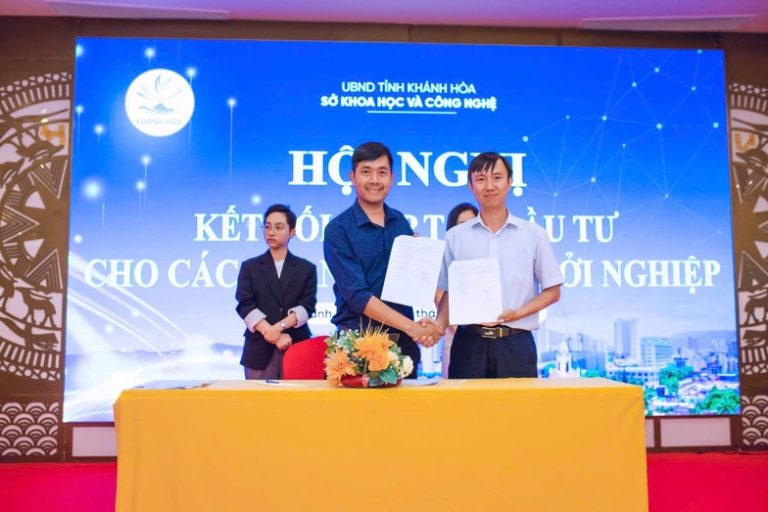 Hình 9. Ông Vũ Quốc Hùng tại Hội nghị của Techfest Khánh Hòa 2025